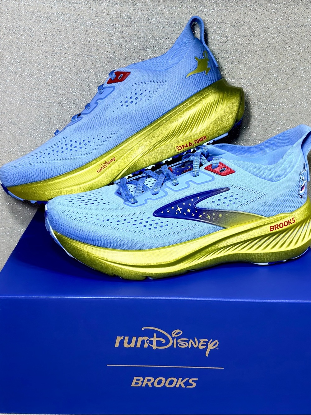 9 WIDE Womens runDisney Genie Brooks Glycerin 23 Aladdin NIB - Picture 3 of 8